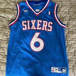 Blue Adidas Julius Irving vintage 76ers jersey size medium.